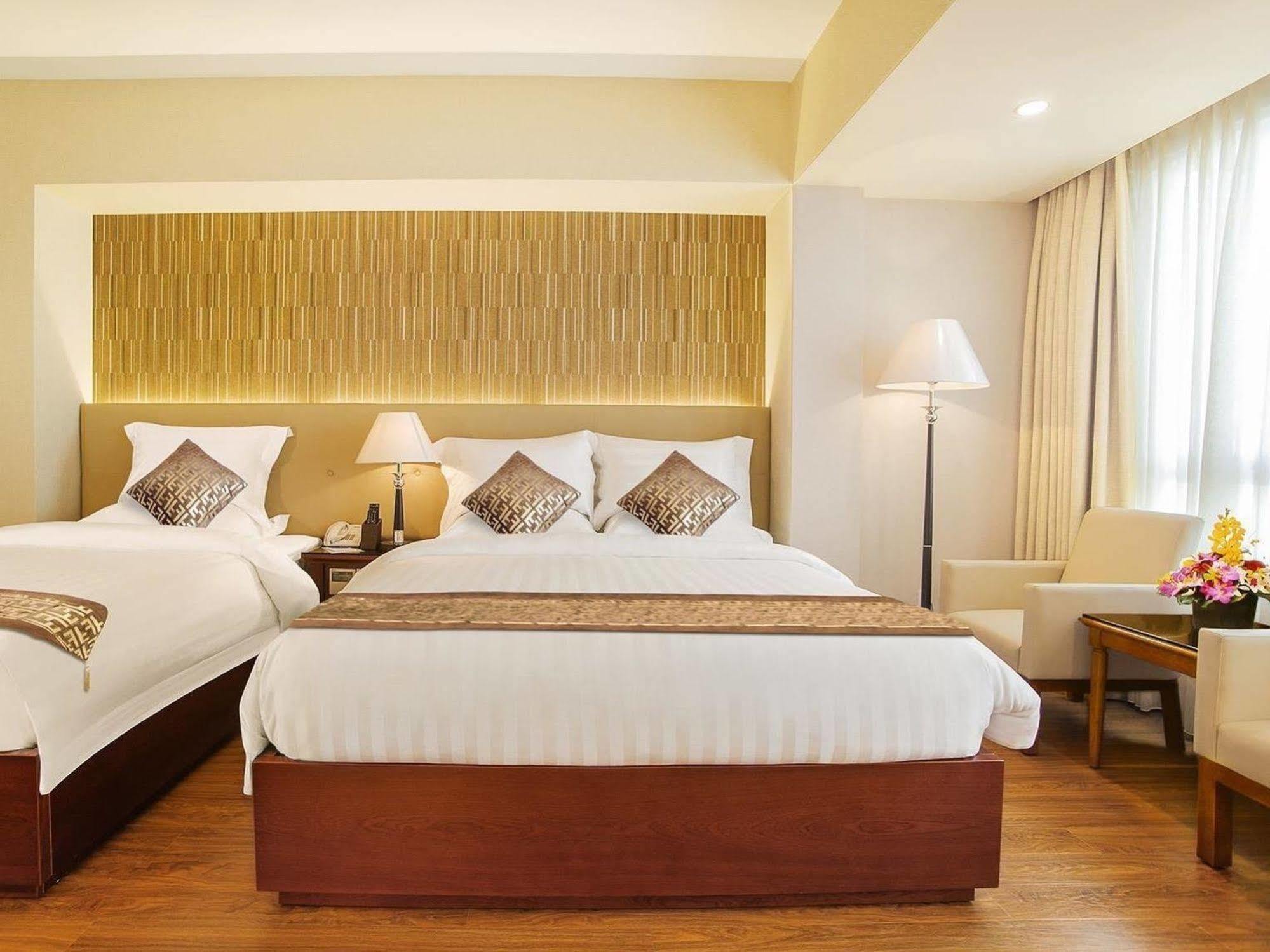 Nhat Ha 1 Hotel Ciudad Ho Chi Minh  Exterior foto