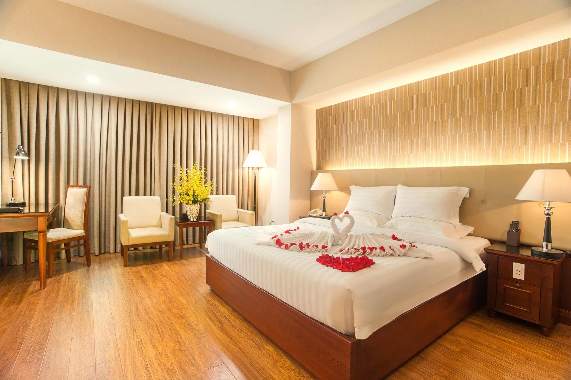 Nhat Ha 1 Hotel Ciudad Ho Chi Minh  Exterior foto