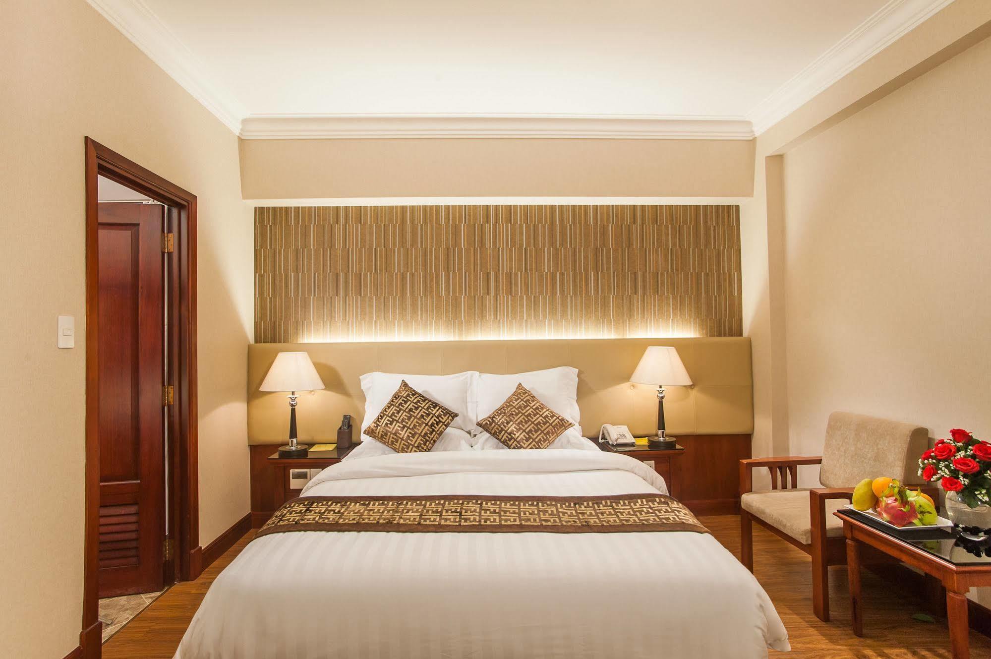 Nhat Ha 1 Hotel Ciudad Ho Chi Minh  Exterior foto